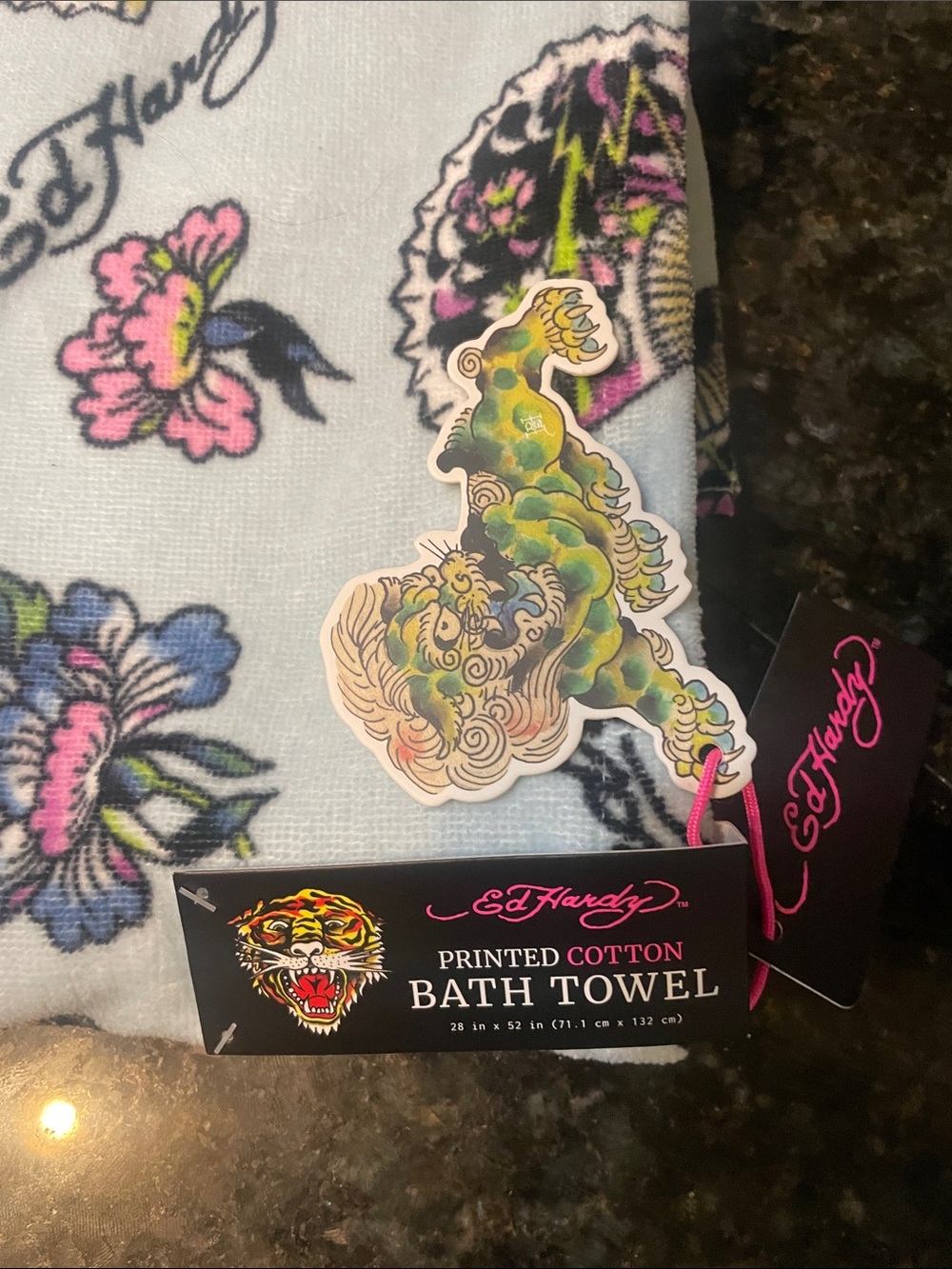 Ed Hardy Bath Towel - Picture 3 of 6
